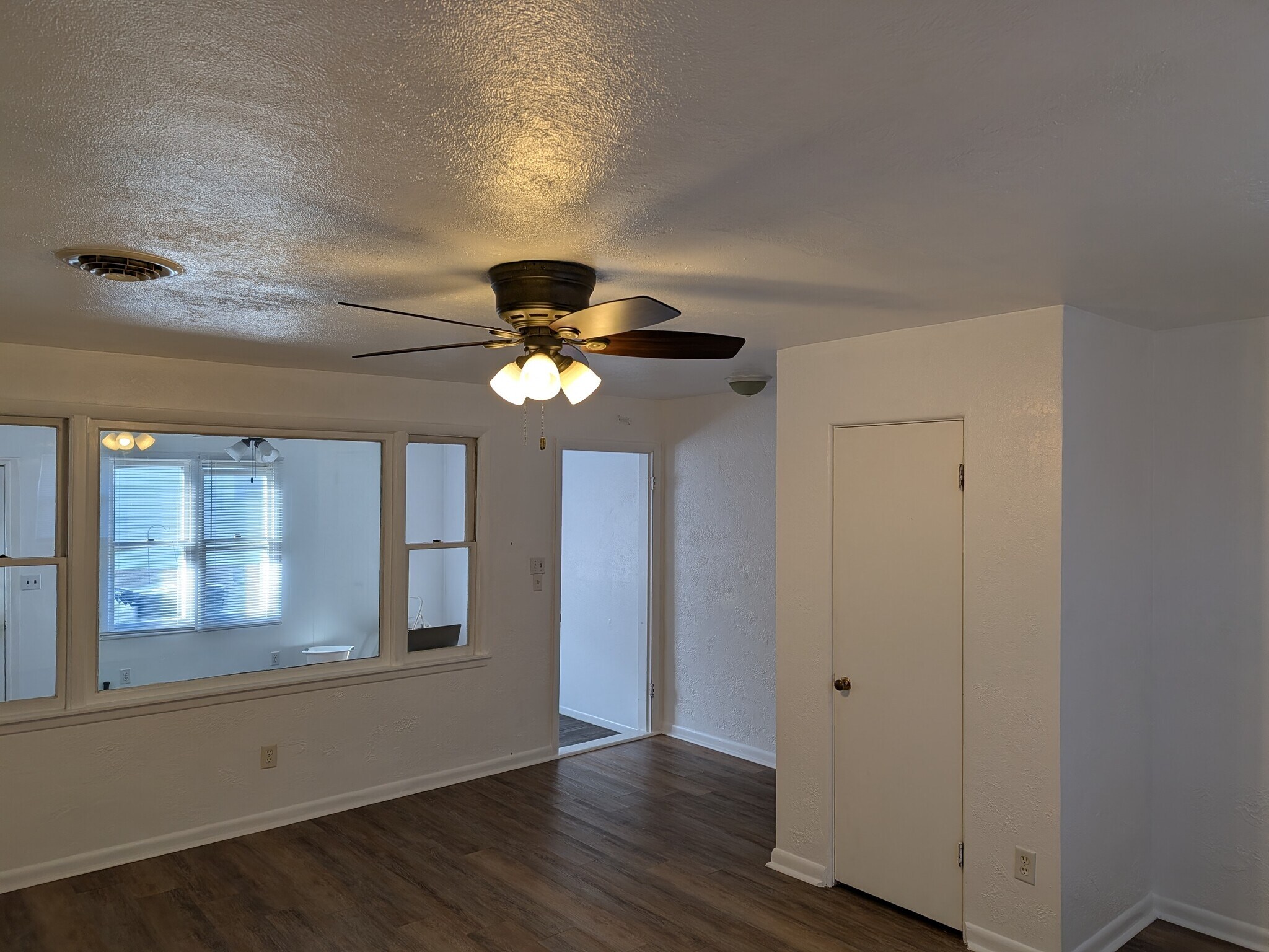 Building Photo - 1204 S 13th St