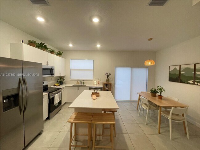 Building Photo - 12868 SW 232nd Ln