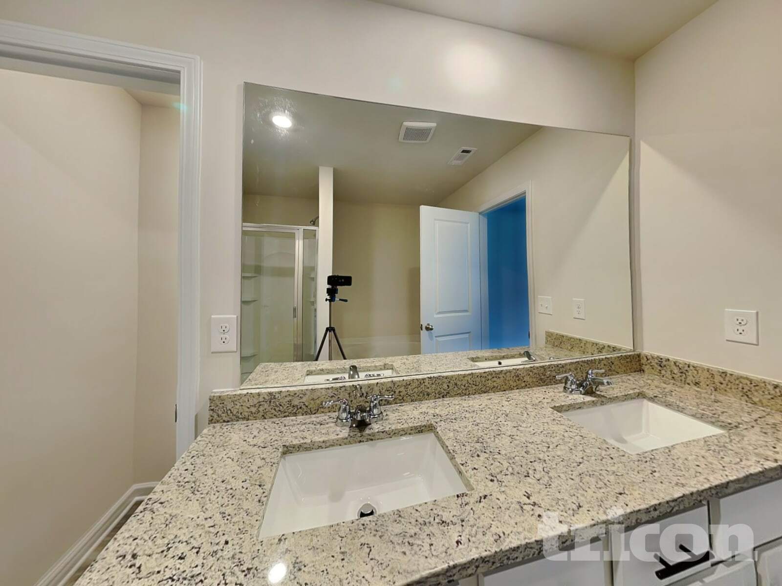 Building Photo - 264 Oliver Dr