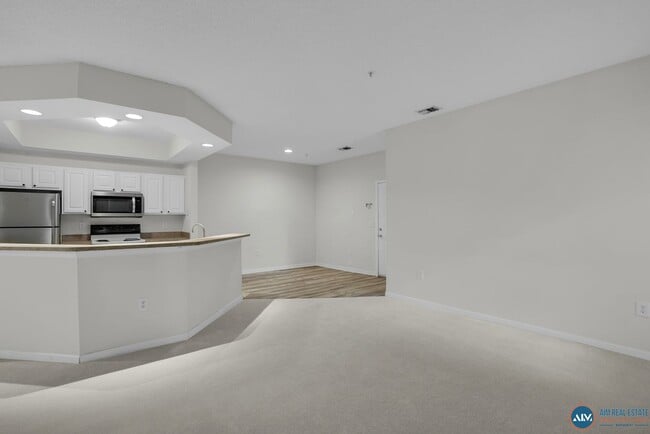 Building Photo - 1BR / 1BA Condo in Gated Summer House Comm...