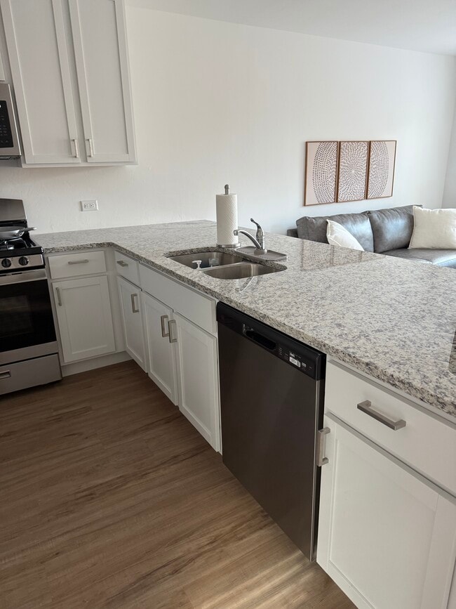 Building Photo - 1919 Wolford Wy