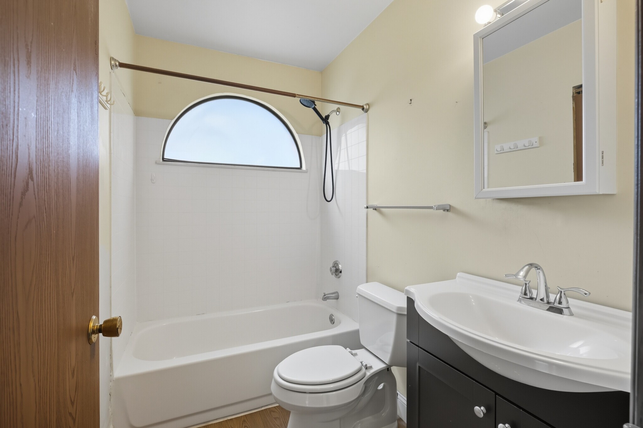 Building Photo - 3242 Niagara Sq