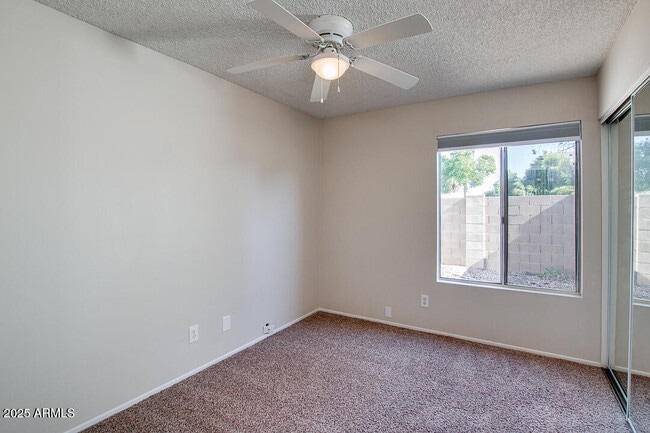 Building Photo - 1562 N Horne