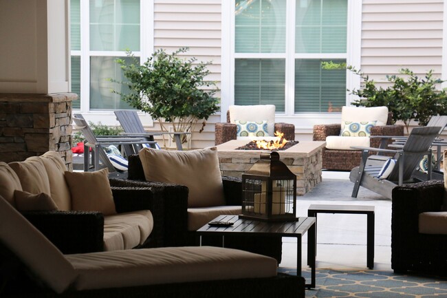Building Photo - A0 | 1 Bed 1 Bath | 563 sf