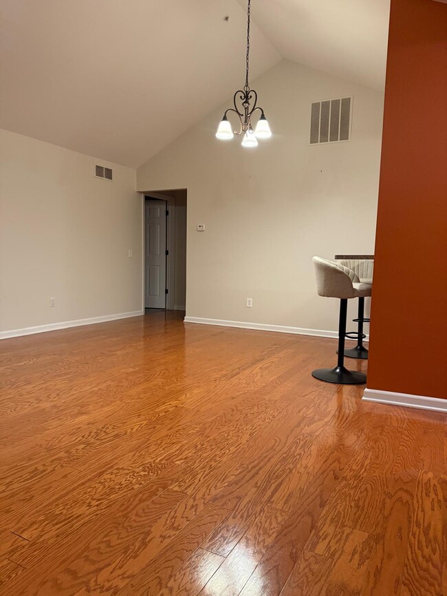 Building Photo - 7438 Lacy Dr