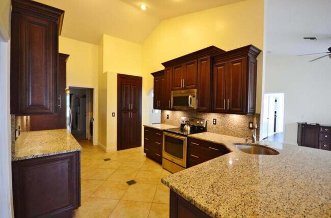 Kitchen - 17569 89th Pl N