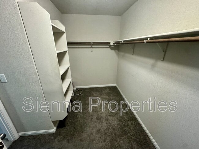 Building Photo - 372 Kingfisher Ln