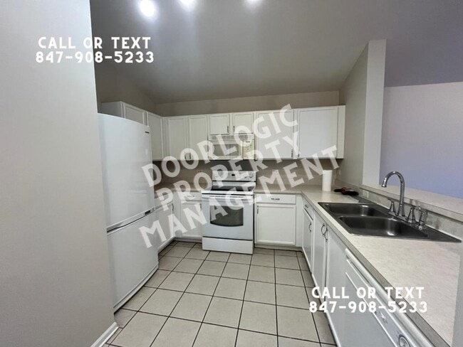 Building Photo - 1127 Silverstone Dr