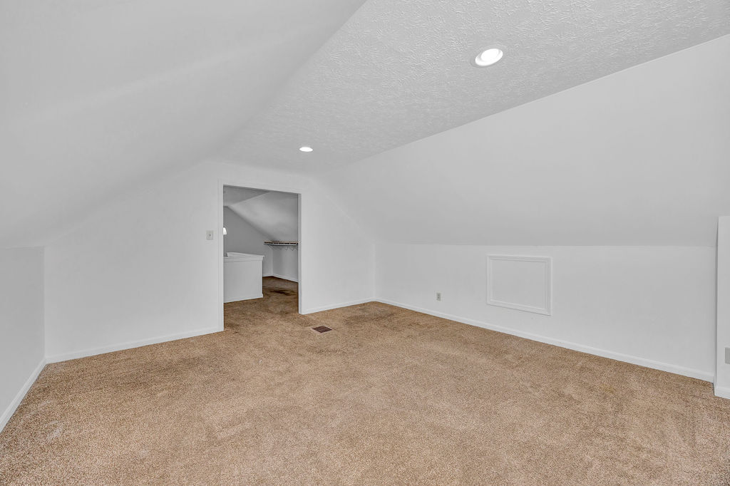 Building Photo - 8253 Brownsway Ln