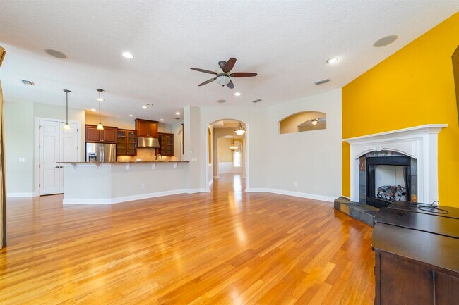 Building Photo - 425 Gallardo Cir