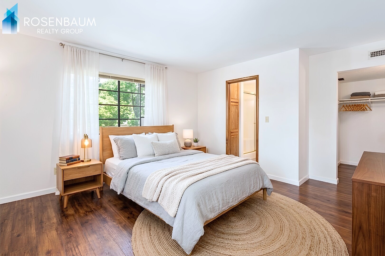 Building Photo - Gorgeous 5-beds, 3.5 baths 2-story home in the desirable Sandretto Hills community!