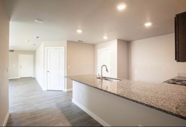 Building Photo - 14403 Avenue X