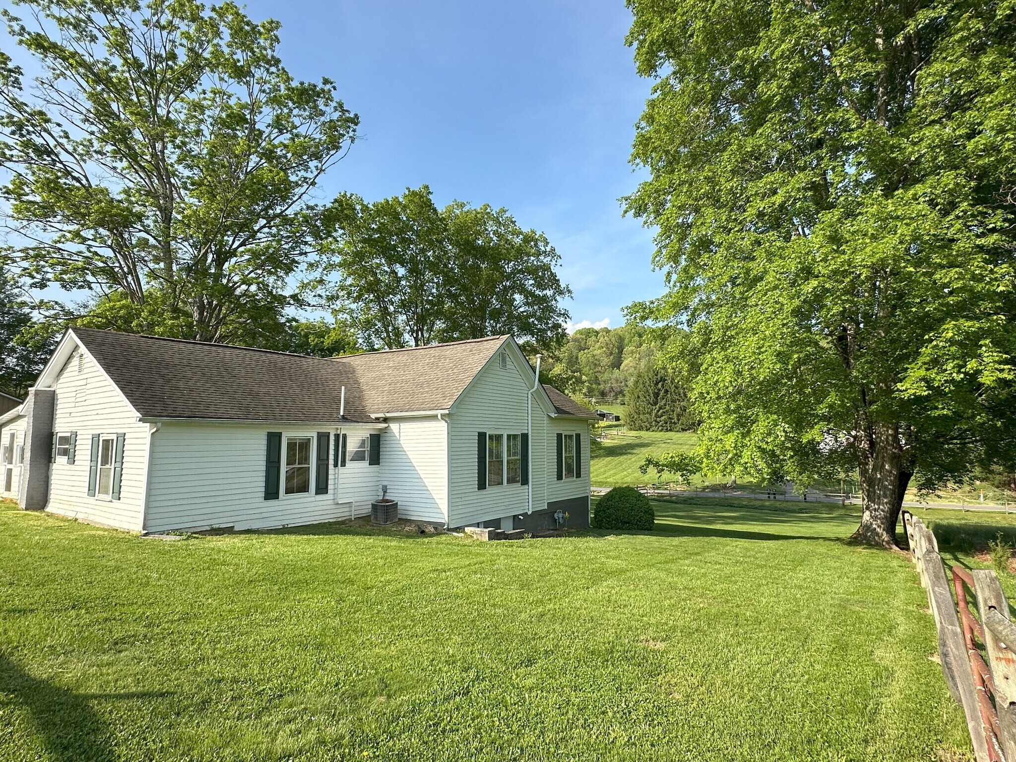Building Photo - 11414 Goose Creek Rd