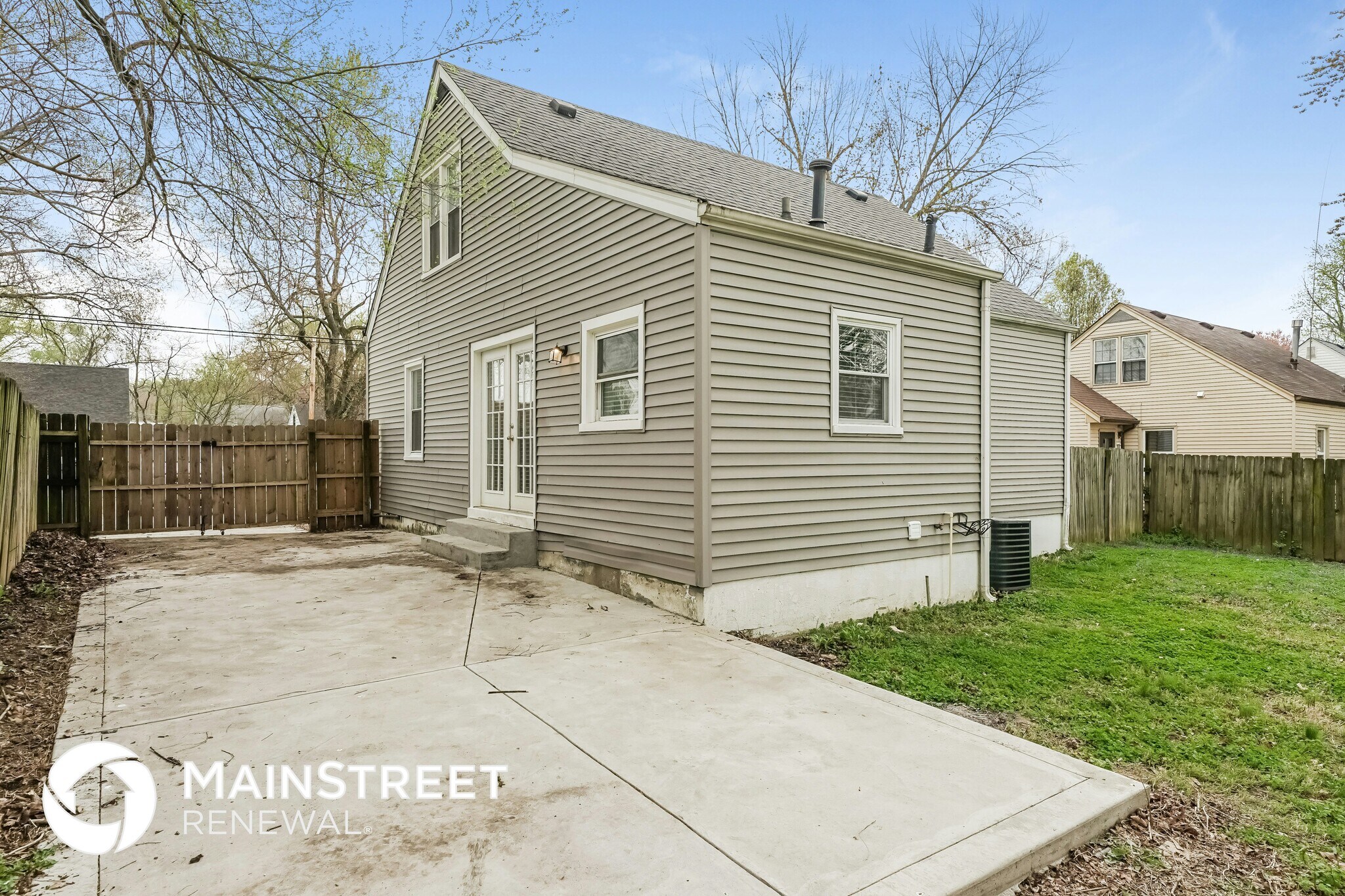 Building Photo - 1516 Sharon Dr