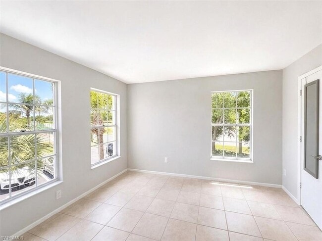 Building Photo - 150 Santa Clara Dr