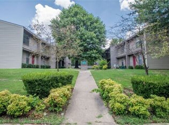Primary Photo - 2628 E Kantz Dr