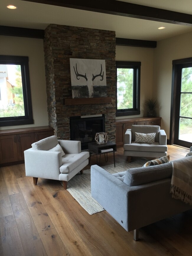 Building Photo - Beautiful Home Available in Tetherow!!!