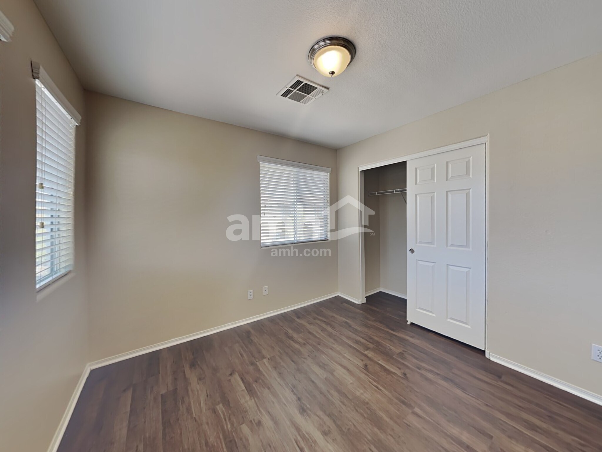 Building Photo - 969 Medina de Leon Ave