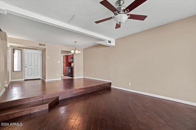 Building Photo - 10115 E Mountain View Rd