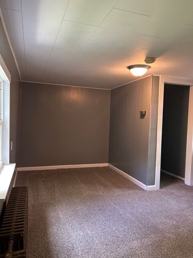 Building Photo - 25 N Washington St