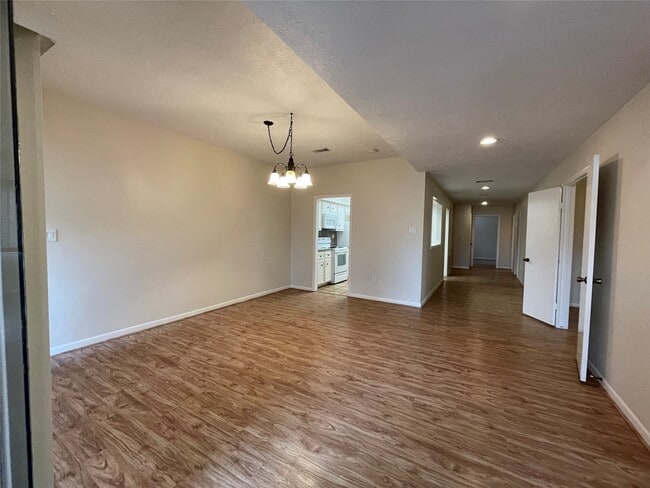 Building Photo - 12 Hallmark Dr