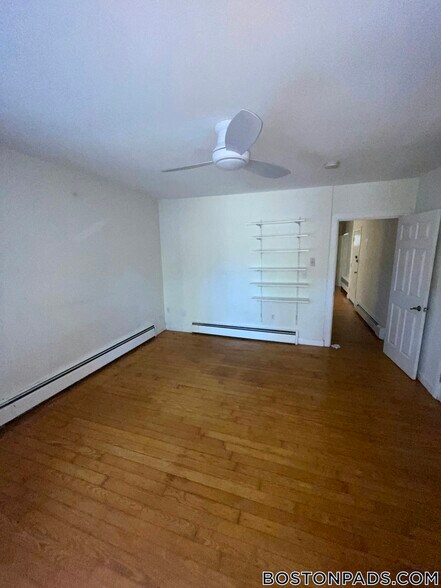 Building Photo - 1728 Beacon St