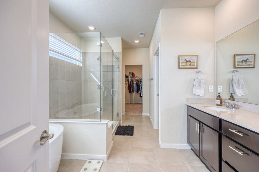 Building Photo - 13980 Bunny Hop Ln