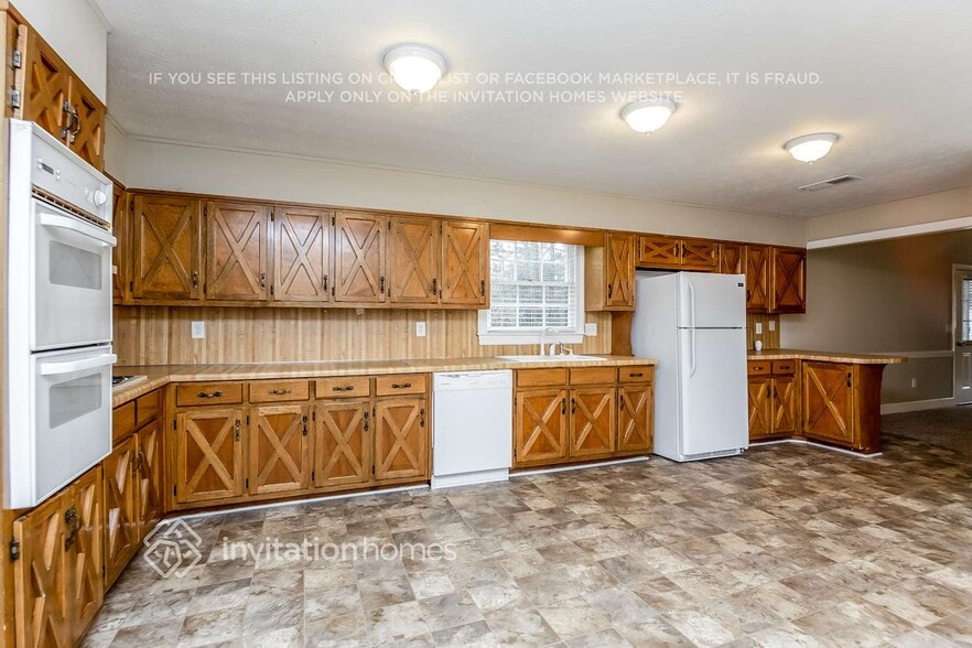 Building Photo - 1694 Webb Gin House Rd