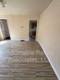 Building Photo - 1425 S 11th St