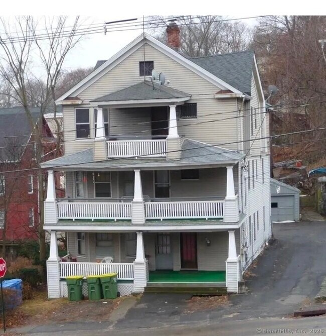Building Photo - 79 Robbins St