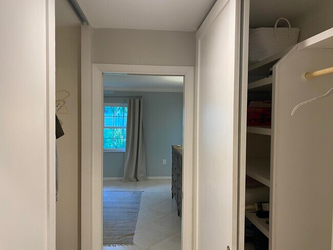 Building Photo - 800 Coquina Ln
