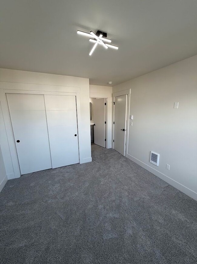 Building Photo - Elvira Place