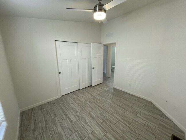 Building Photo - 2401 W Southern Ave