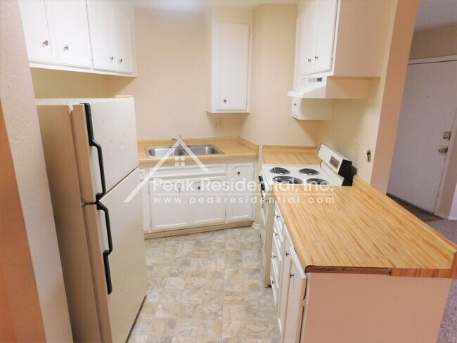 Building Photo - Northcrest6027