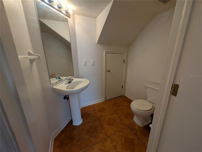 Building Photo - 4110 Waterside Island Ct