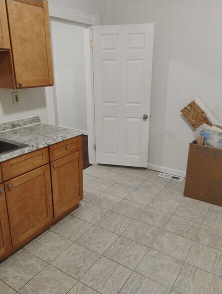 kitchen2 - 3 Worcester St