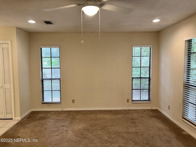 Building Photo - 2867 Scott Cir