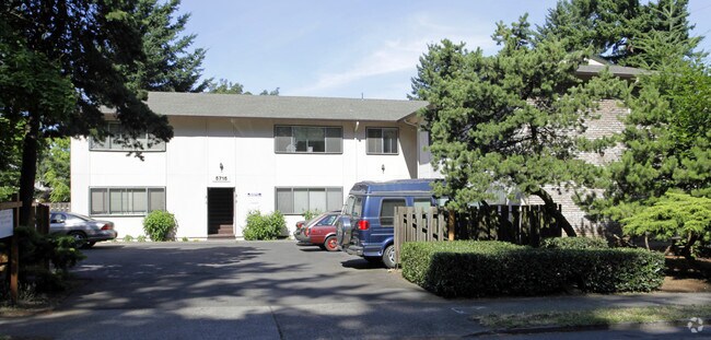 Primary Photo - Mt Scott Apartments