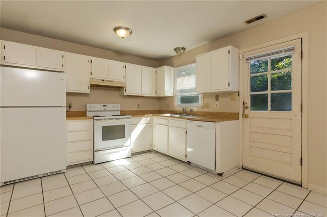 Building Photo - 981 Odom Dr