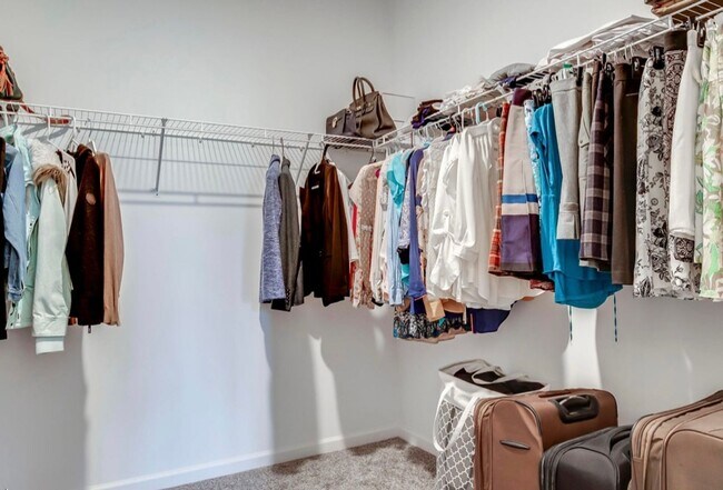 Building Photo - 4BR/2/5 Bath Home for Rent - Overlook at Eastwood - Two Car Garage!