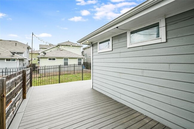 Building Photo - 2205 Capulet St