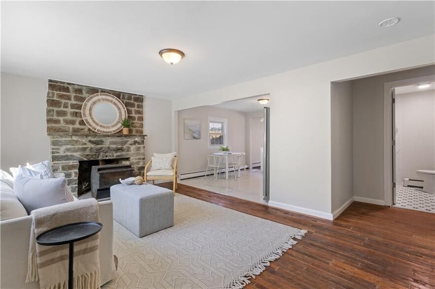 Building Photo - 400 Schooner Ave