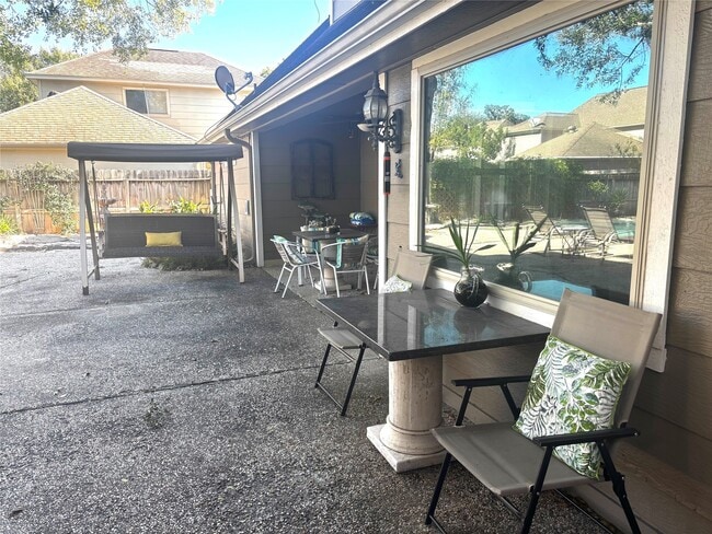 Building Photo - 11418 Chevy Chase Dr