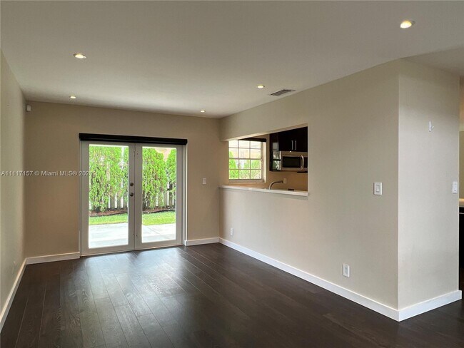 Building Photo - 10774 Lenox Rd