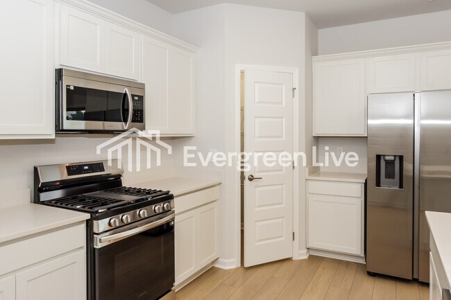 Building Photo - 206 Exeter St