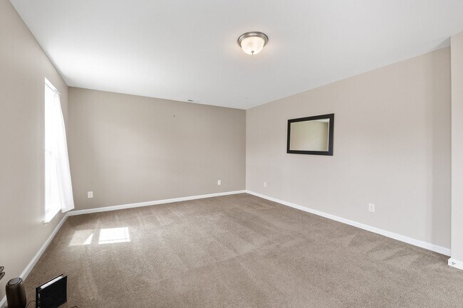 Building Photo - 230 Rosewood Ln
