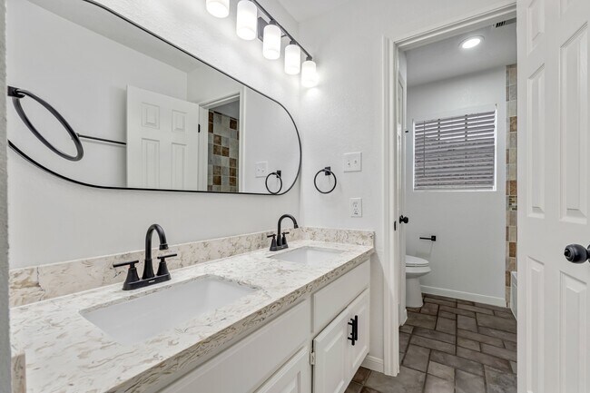 Building Photo - 1502 Mabry Mill Rd