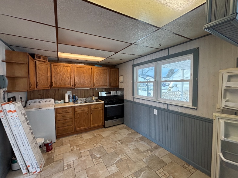 Building Photo - 2030 Eastman Ave