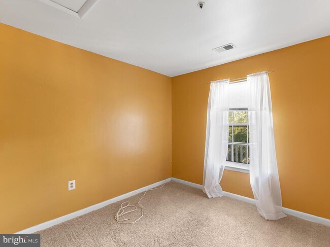 Building Photo - 8792 Grasmere Ct