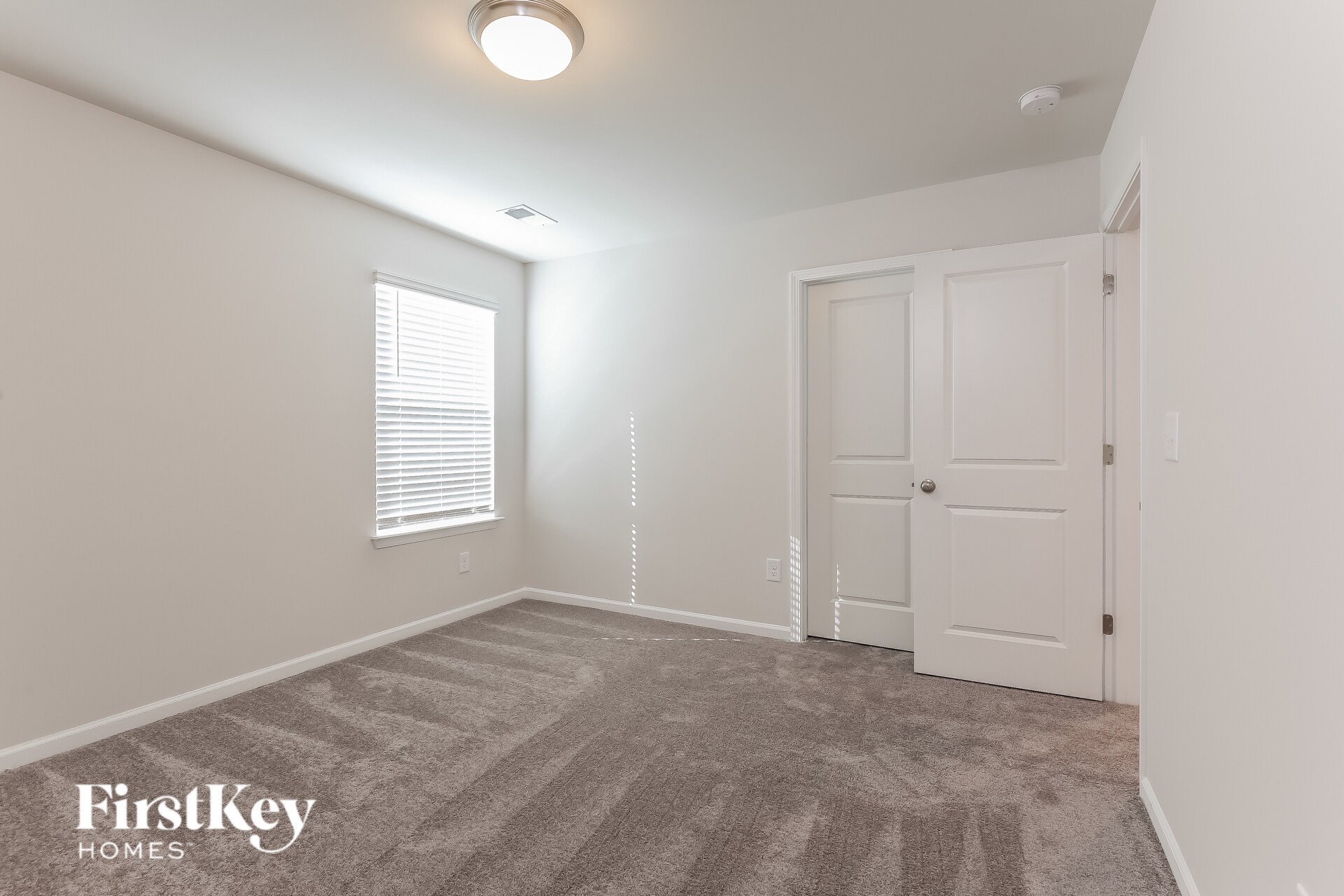 Building Photo - 1303 Eagledale Pl